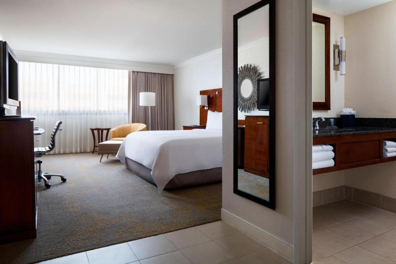 Los Angeles Marriott Burbank Airport Exterior photo