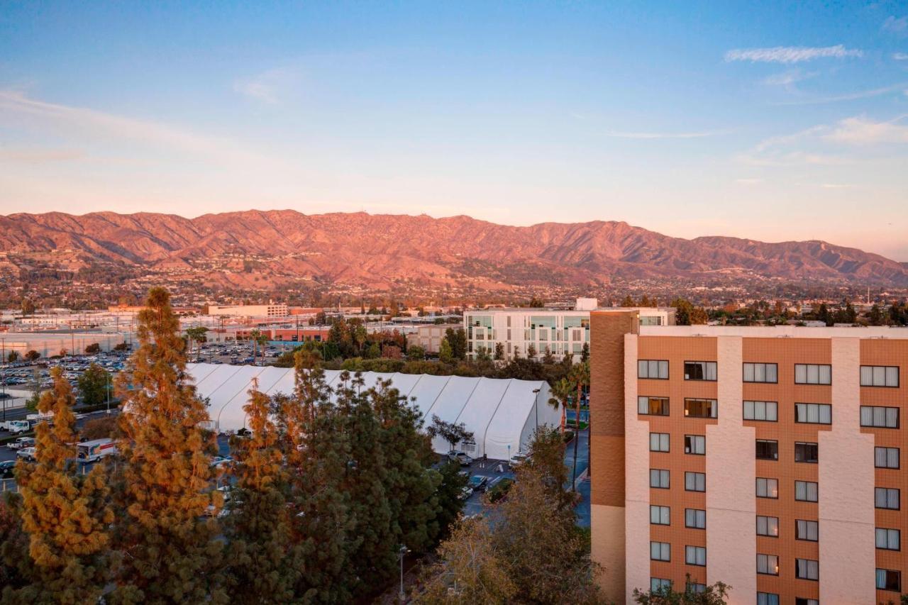 Los Angeles Marriott Burbank Airport Exterior photo