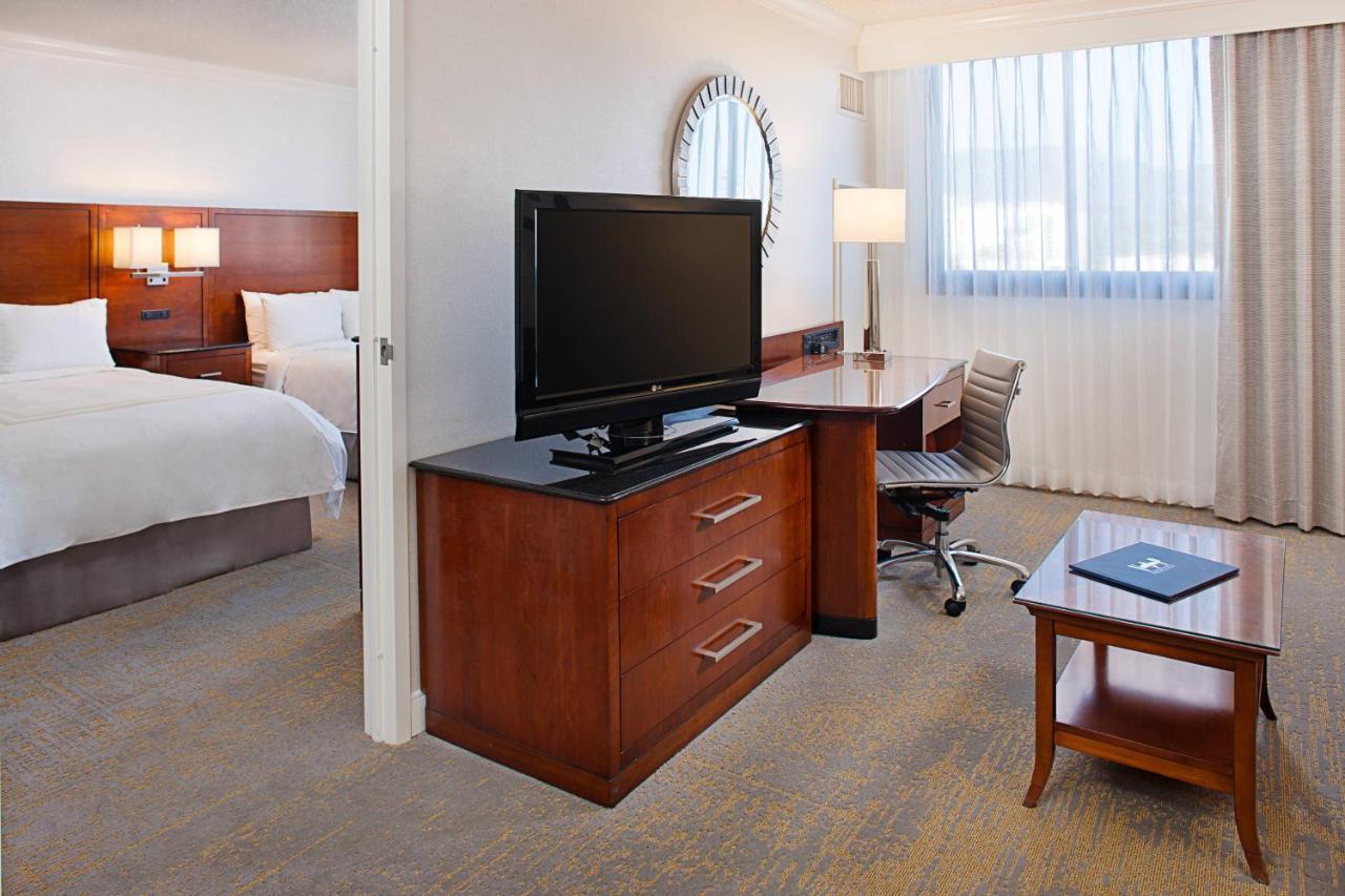 Los Angeles Marriott Burbank Airport Exterior photo