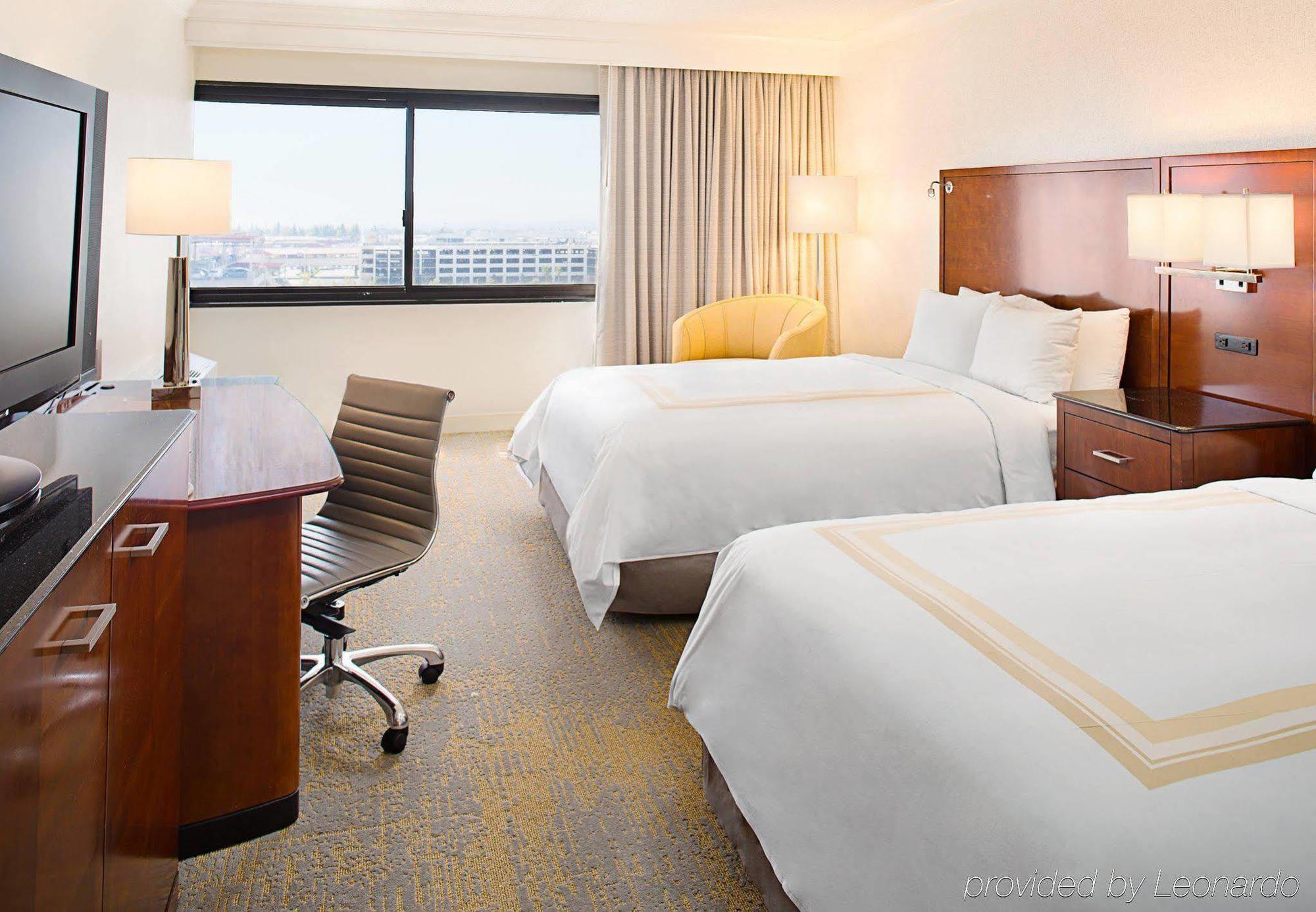 Los Angeles Marriott Burbank Airport Exterior photo