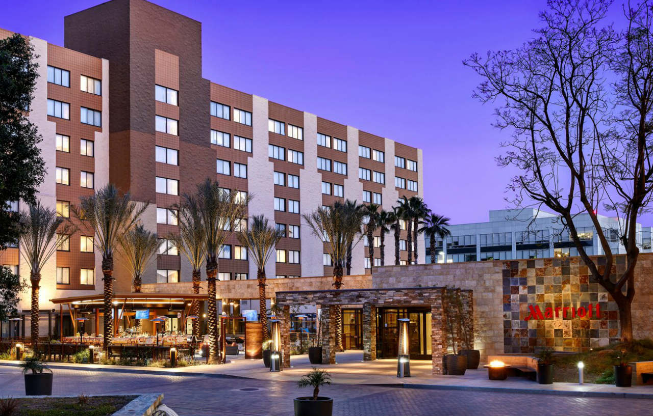 Los Angeles Marriott Burbank Airport Exterior photo